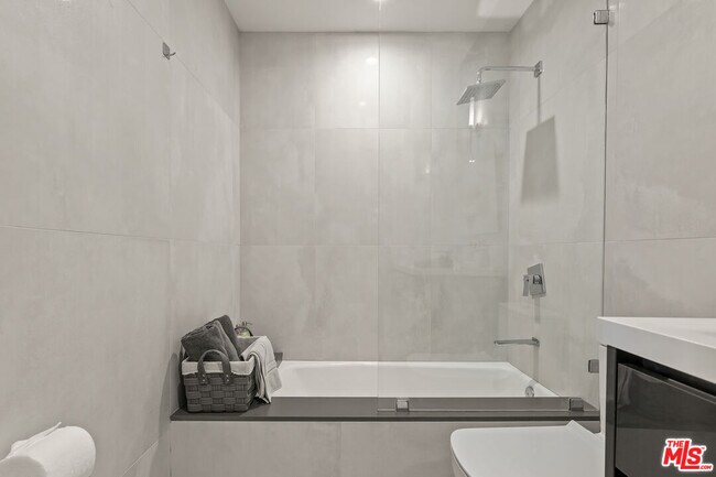 Building Photo - 13812 Cumpston St