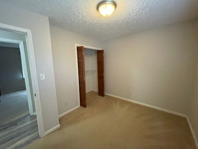 Building Photo - 124 Centerfield Dr