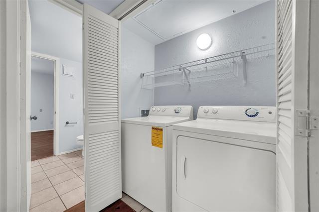 Building Photo - 2111 E Belt Line Rd