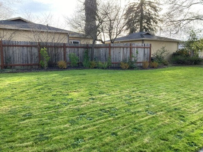 Building Photo - **Welcome Home**