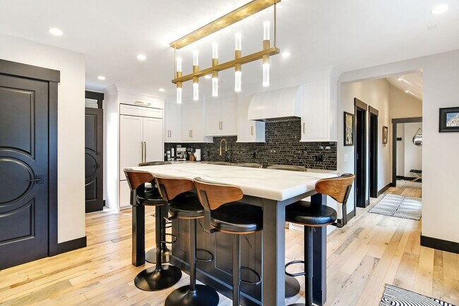 Building Photo - Summer in Downtown, historic Breckenridge! Luxury Home, Walk to Everything!