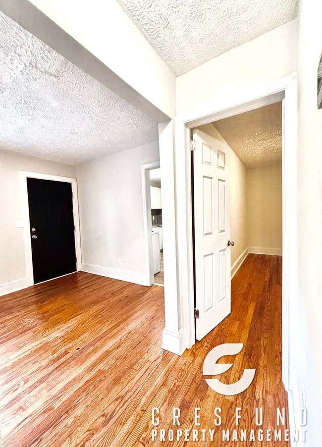 Building Photo - Adorable 2BR in Haymount! AVAILABLE NOW!