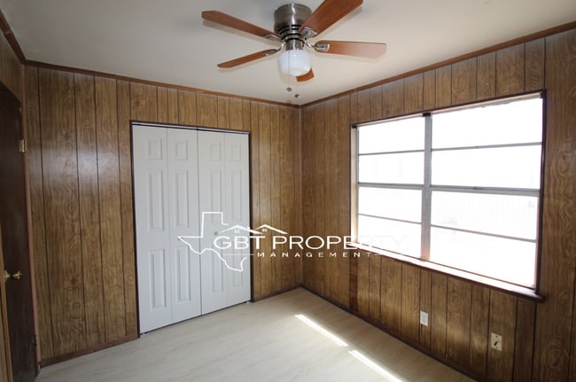 Building Photo - Beautiful Single Family Home