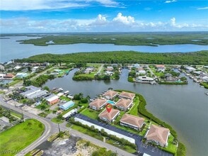 Building Photo - 330 Kon Tiki Dr
