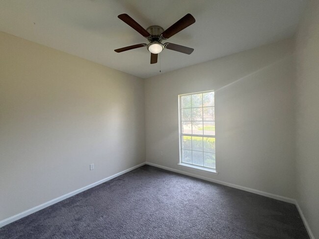 Building Photo - Woodlawn Estates