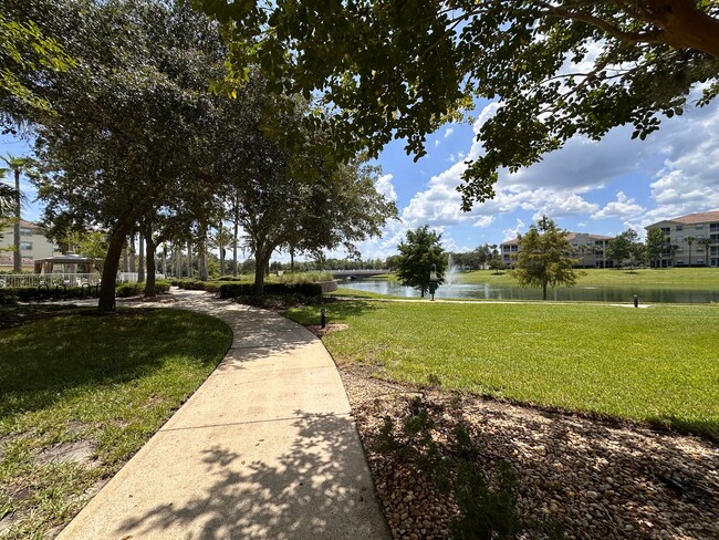 Building Photo - 45 Riverview Bend S