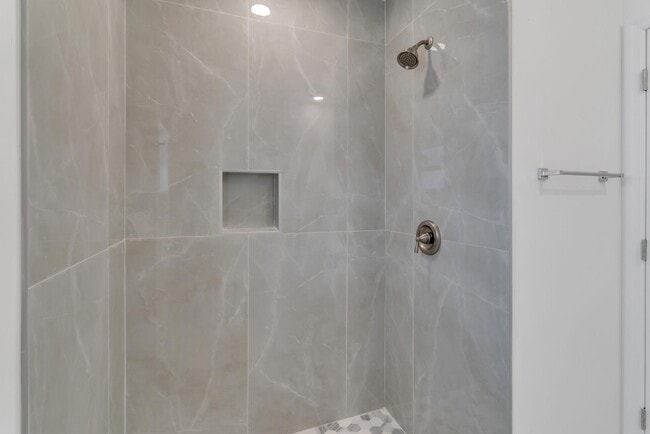 Building Photo - 5224 29th St SW