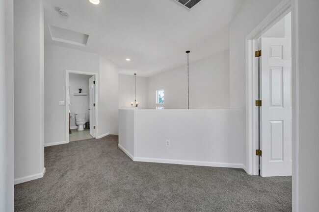 Building Photo - 10459 Summershade Ln