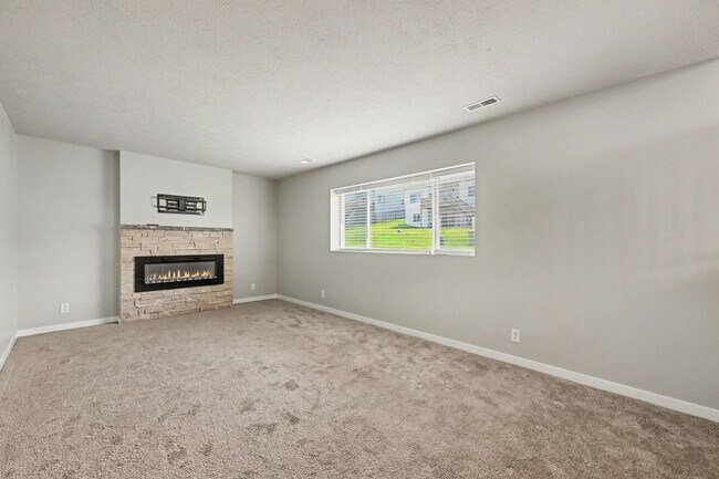 Building Photo - 17009 Huntington Ave