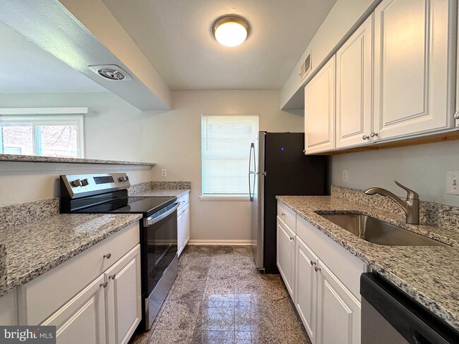 Building Photo - 9528 Hagel Cir