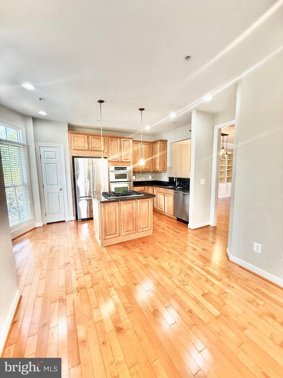 Building Photo - 456 Ferdinand Day Dr