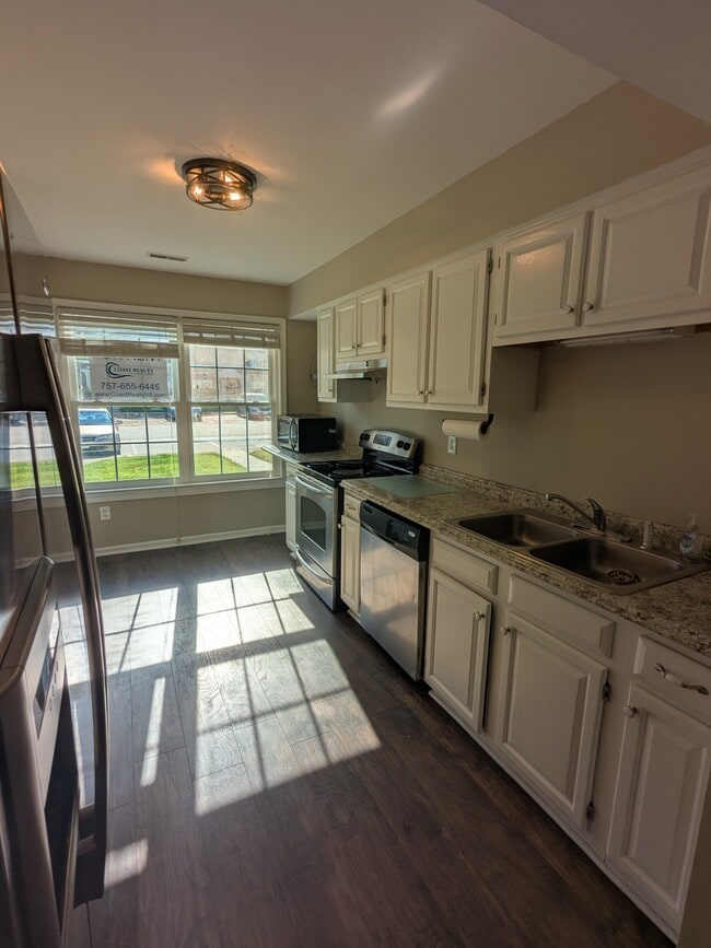Building Photo - 105 Heather Way