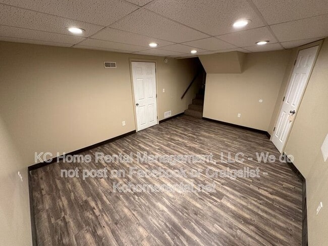 Building Photo - 124 N Garfield St