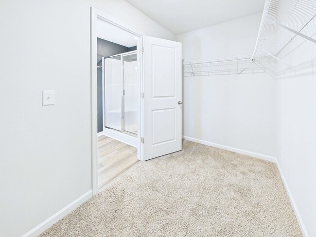 Building Photo - 7047 Woodline Dr