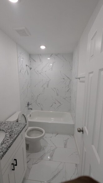 Building Photo - 7904 Shotwell St