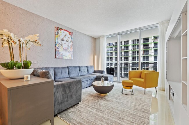 Building Photo - 1750 N Bayshore Dr