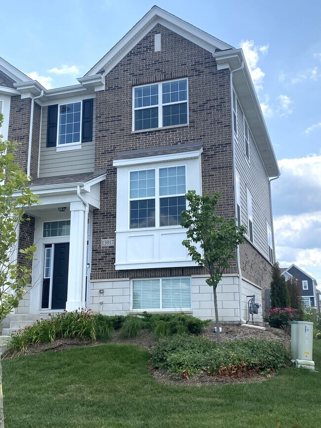 Primary Photo - 13917 S Belmont Dr