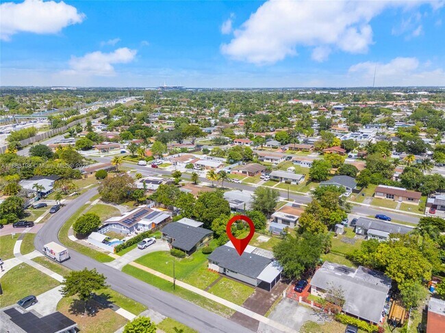 Building Photo - 741 NW 175th Dr