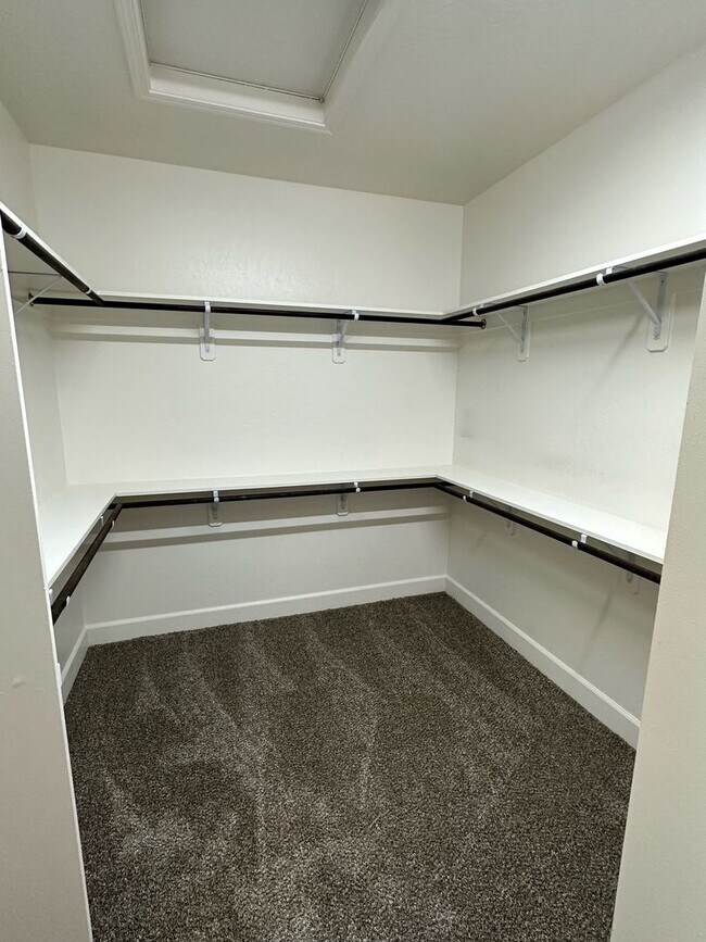 Building Photo - 3126 W Perez Ave