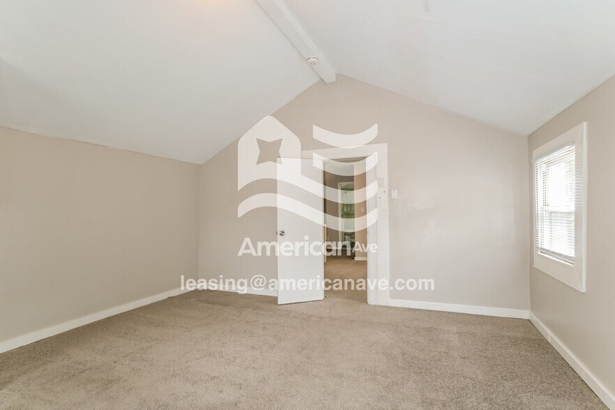 Building Photo - 814 Wachtel Ave