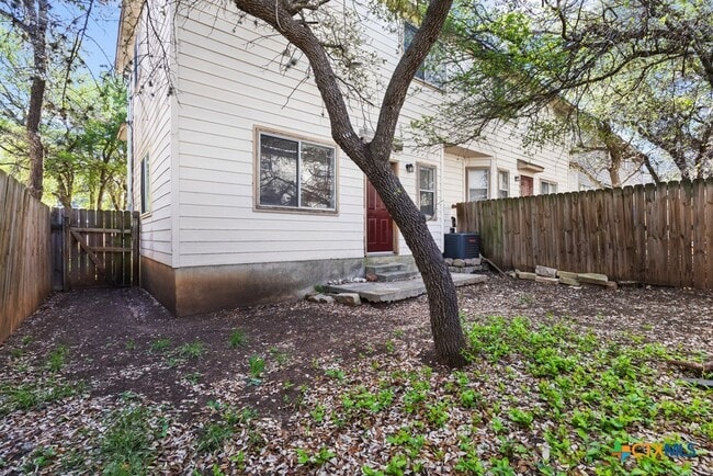 Building Photo - 832 Sagewood Trail