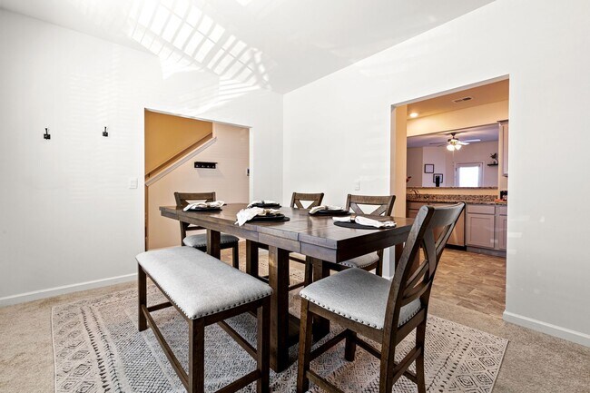 Building Photo - Welcome Home to Comfort, Space & Convenience in Decatur!