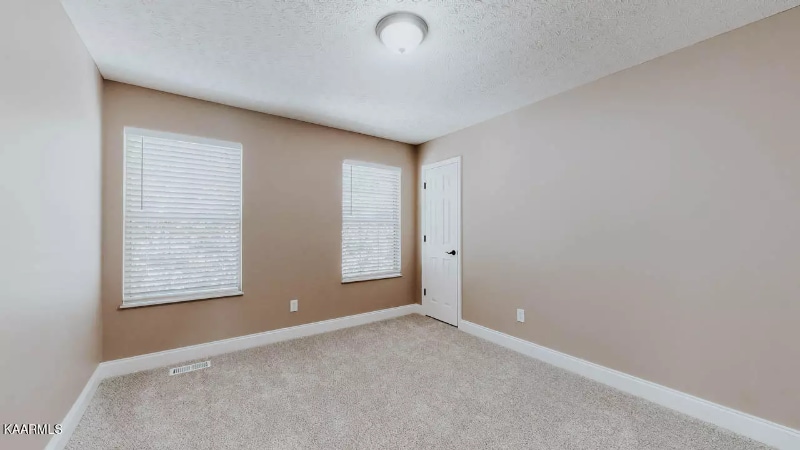 Building Photo - 1324 E Woodshire Dr
