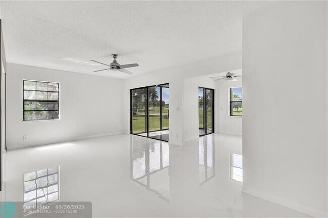 Building Photo - 201 Freedom Ct