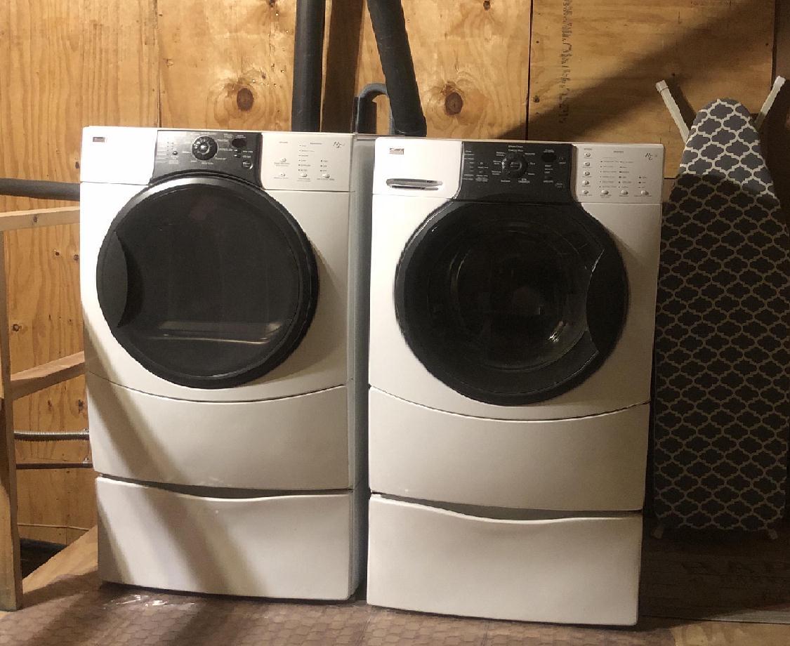 Laundry Area - 3548 Gladiola Dr