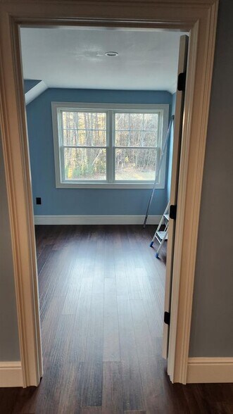 Building Photo - 19 Metacomet Lake Dr