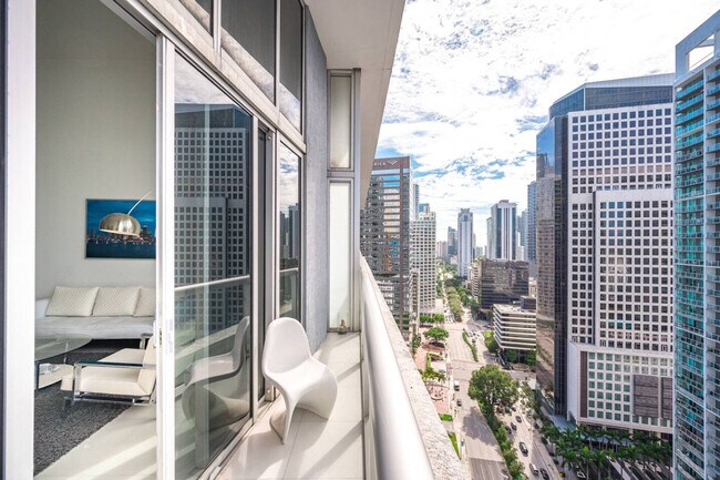 Building Photo - 485 Brickell Ave