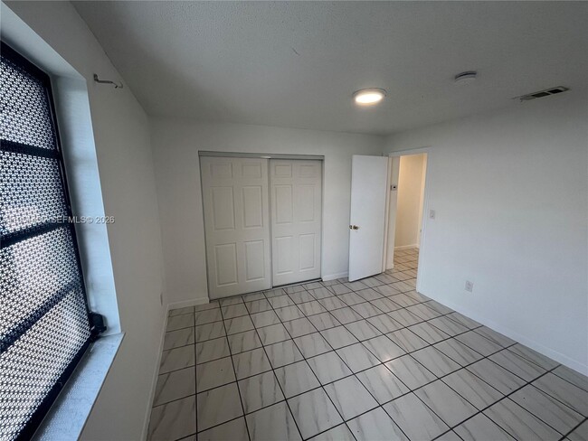 Building Photo - 1719B NW 16th St