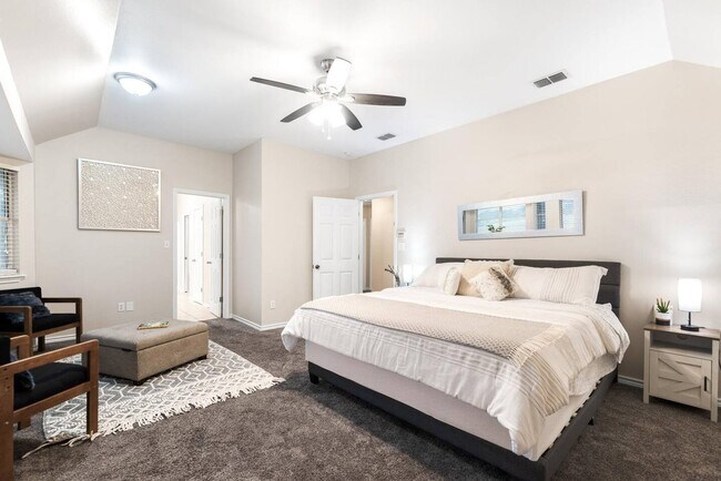 Building Photo - 7418 Lake Livingston Dr