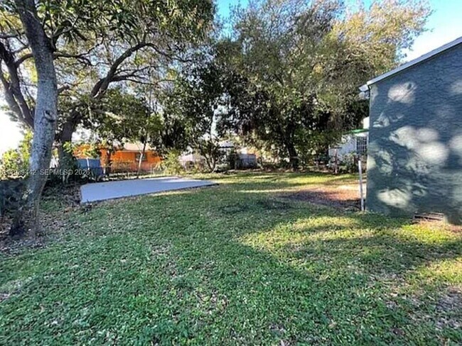 Building Photo - 342 NW 43rd St