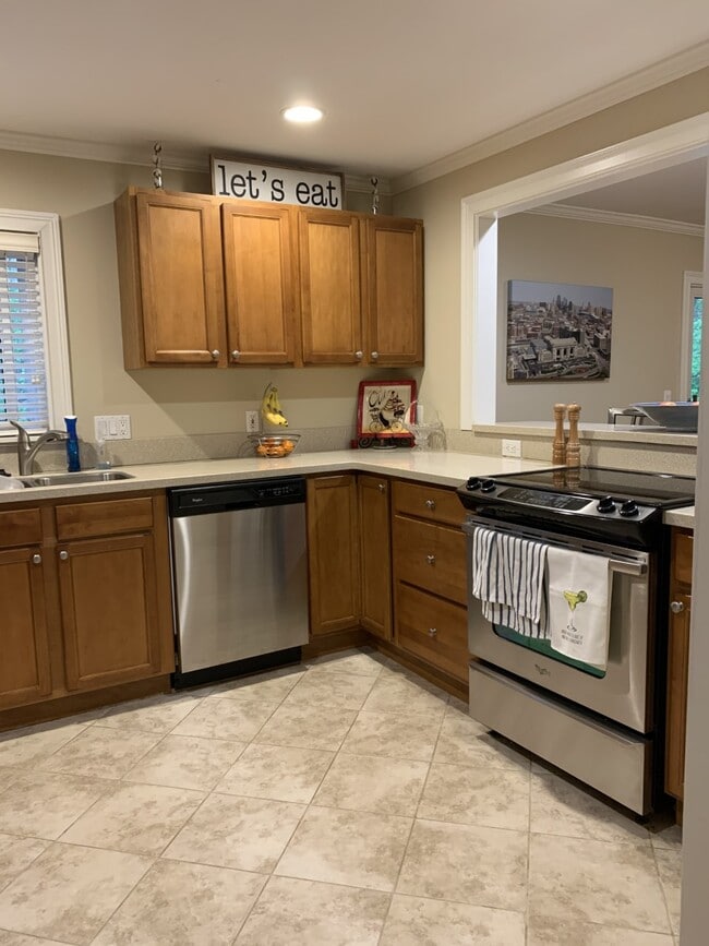 Building Photo - 3744 Ashworth Dr