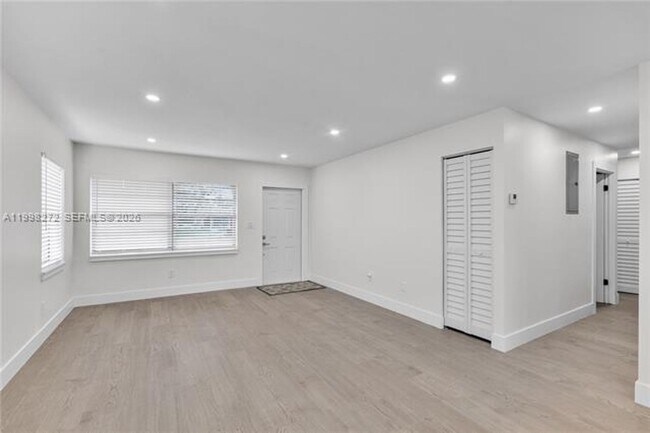 Building Photo - 4736 SW 136th Pl