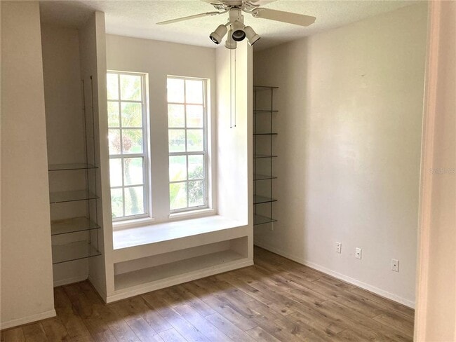Building Photo - 8837 Oak Landings Ct