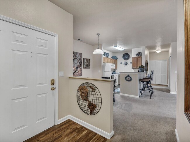 Building Photo - Castle Schools*********Large 2 Bedroom 2 Bath**********Newburgh Indiana Living