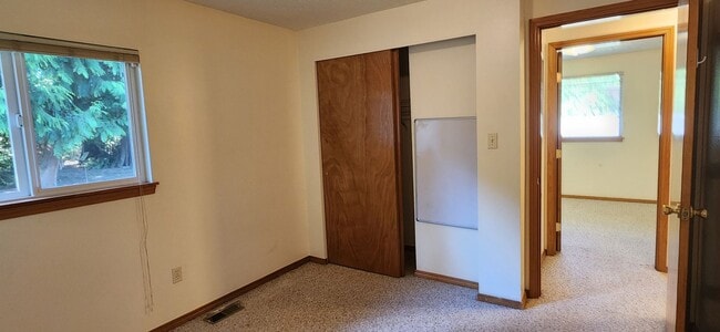 Building Photo - 3 Bed 1 bath Bothell rambler home $3199/mo