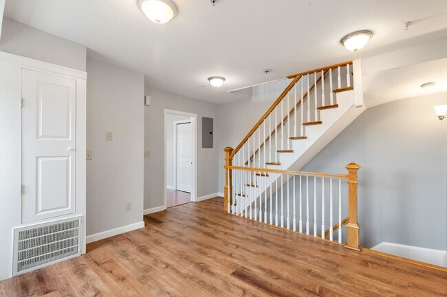Primary Photo - 150 Brook Rd