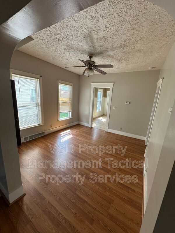 Building Photo - 4413 Woburn Ave