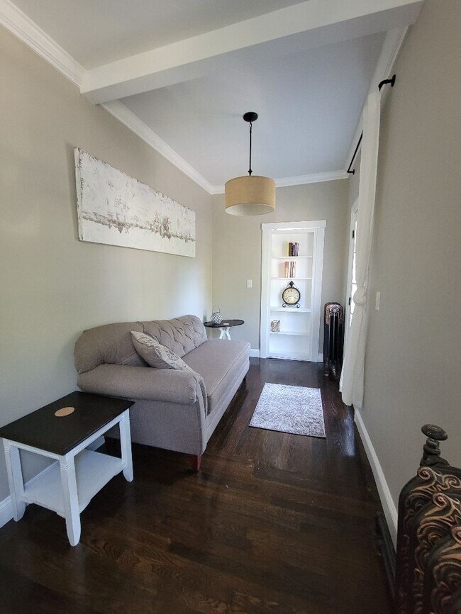 Building Photo - 107 Munroe St