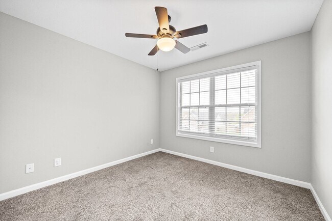 Building Photo - 739 Gaine Lynn Dr