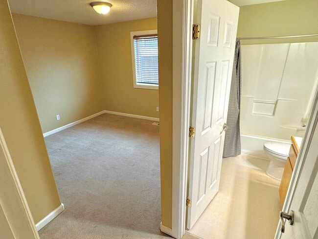 Building Photo - Boise Neighborhood 2-Story with A/C, Attached Garage, Fenced Backyard