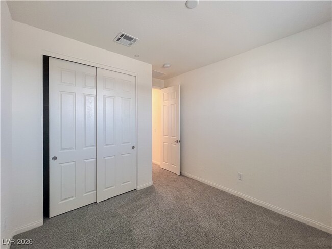 Building Photo - 11870 River Hawk Ave