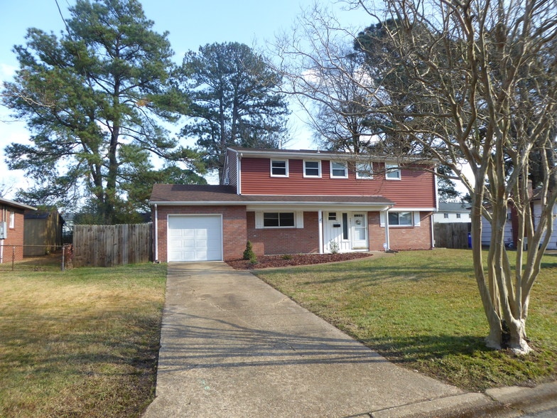 Driveway - 461 Pepper Mill Ln