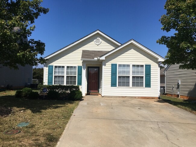 Primary Photo - 2 Bed, 2 Bath Home in Greenville is Available