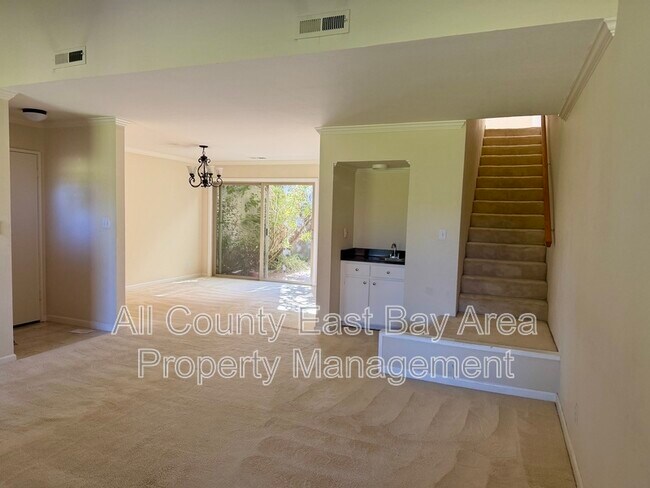 Building Photo - 1071 Jost Ln