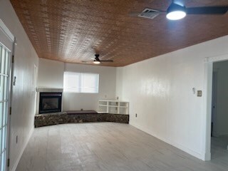 Building Photo - 1505 Lyndale Dr