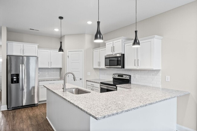 Building Photo - Two Bedroom with Garage!